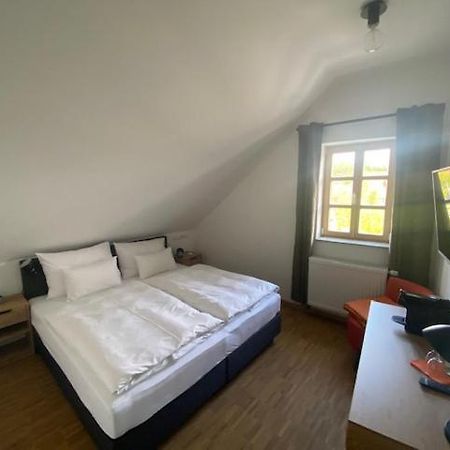 Altstadthotel Alt & Jung Regensburg Bagian luar foto