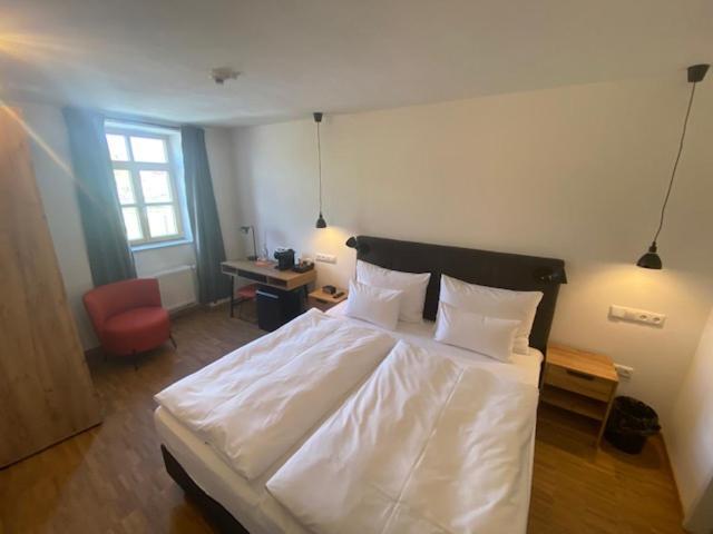 Altstadthotel Alt & Jung Regensburg Bagian luar foto